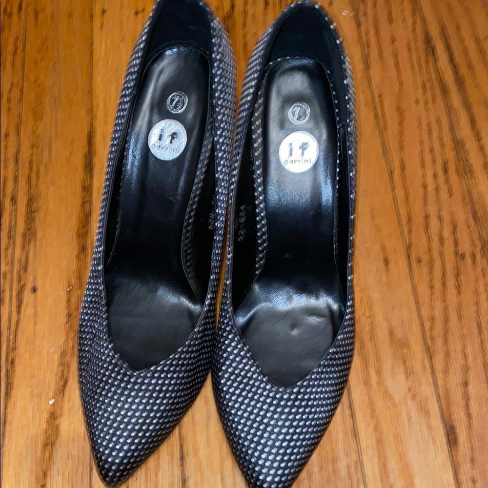 Black and White Women's Heels size 7.5